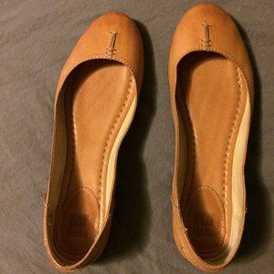 NWOT Frye Carson Ballet Flats
